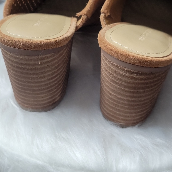 Marc Fisher Camel color Mules. Size 8 - Picture 3 of 5